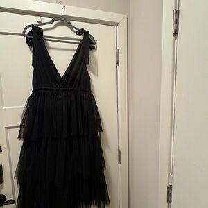 Black Tiered Ruffled V-Neck Prom Cocktail Dress
